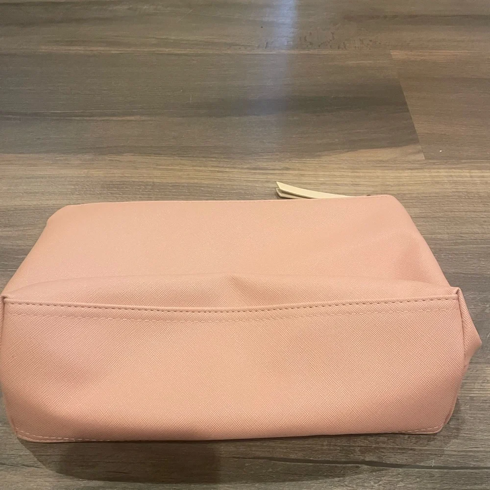 Tender Love Carry Blush Makeup Organizer